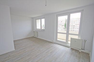 Wohnung zur Miete 438 € 3 Zimmer 58,4 m² 7. Geschoss Kirchnerstr. 14 Innenstadt Halle (Saale) 06112