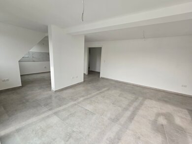 Wohnung zur Miete 705 € 2,5 Zimmer 70 m² EG frei ab sofort Alte Heerstraße 7 Rohrsen Hameln 31789