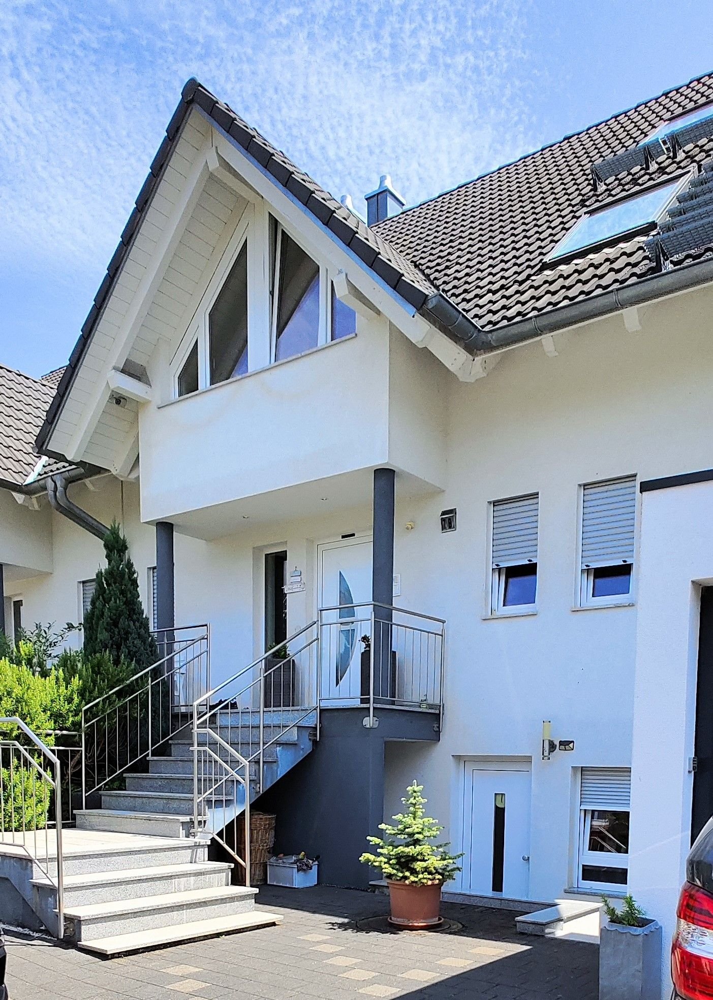 Mehrfamilienhaus zum Kauf 1.149.000 € 7 Zimmer 175 m²<br/>Wohnfläche 486 m²<br/>Grundstück Tiengen Freiburg im Breisgau 79112