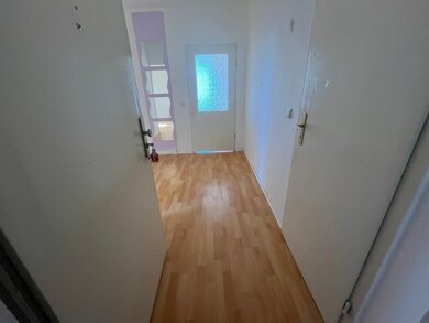 Wohnung zur Miete 230 € 2 Zimmer 54,7 m² 4. Geschoss Clara-Wieck-Ring 8 Markneukirchen Markneukirchen 08258