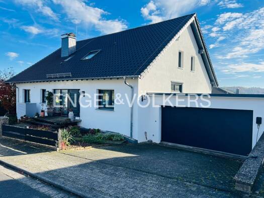 Einfamilienhaus zum Kauf 989.000 € 11 Zimmer 360 m² 884 m² Grundstück Niederlibbach Taunusstein-Niederlibbach 65232