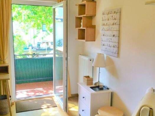 WG-Zimmer zur Miete Wohnen auf Zeit 590 € 15 m² 1. Geschoss frei ab sofort Dornbusch Frankfurt 60433