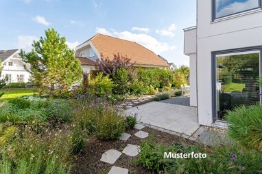 Mehrfamilienhaus zum Kauf Zwangsversteigerung 475.000 € 6 Zimmer 161 m² 561 m² Grundstück Sterkrade - Nord Oberhausen 46145