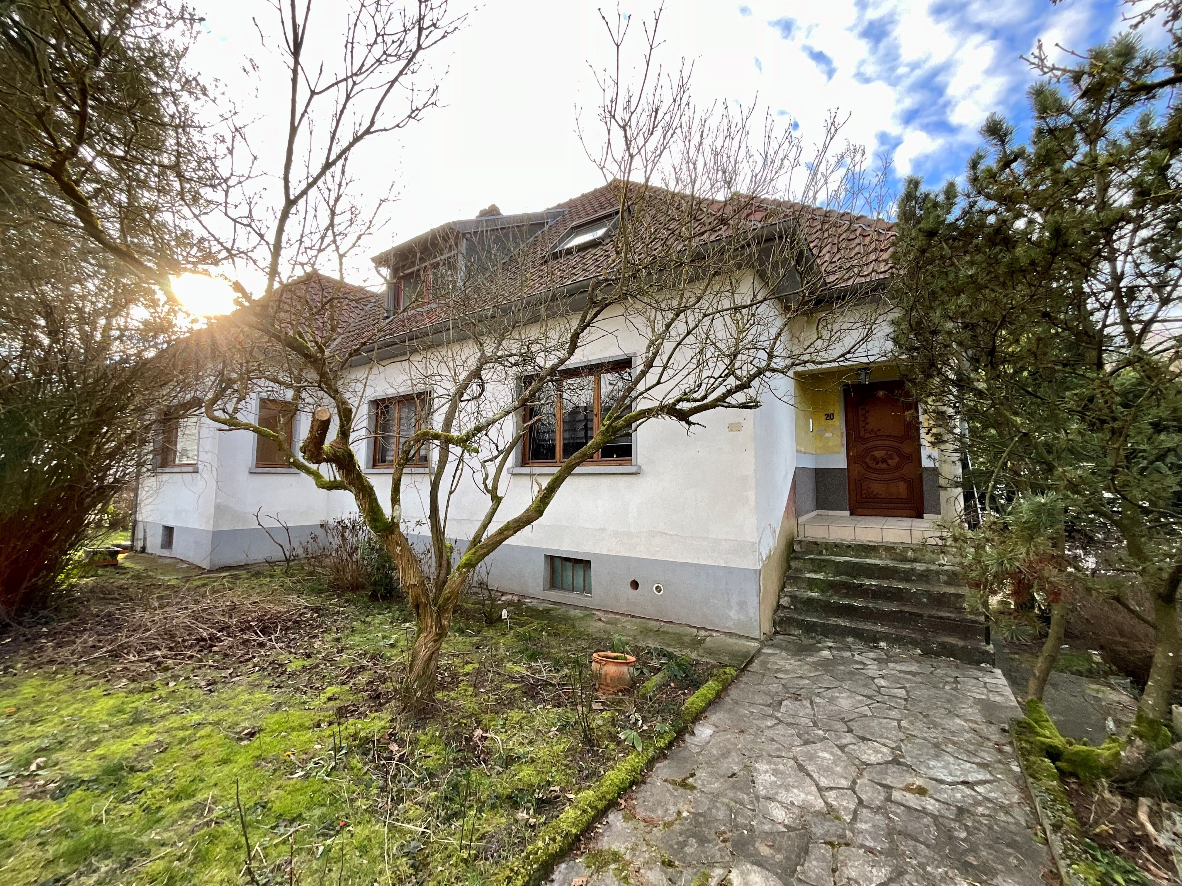 Einfamilienhaus zum Kauf 249.000 € 8 Zimmer 195,5 m²<br/>Wohnfläche 758 m²<br/>Grundstück ab sofort<br/>Verfügbarkeit SCHOENECK 57350