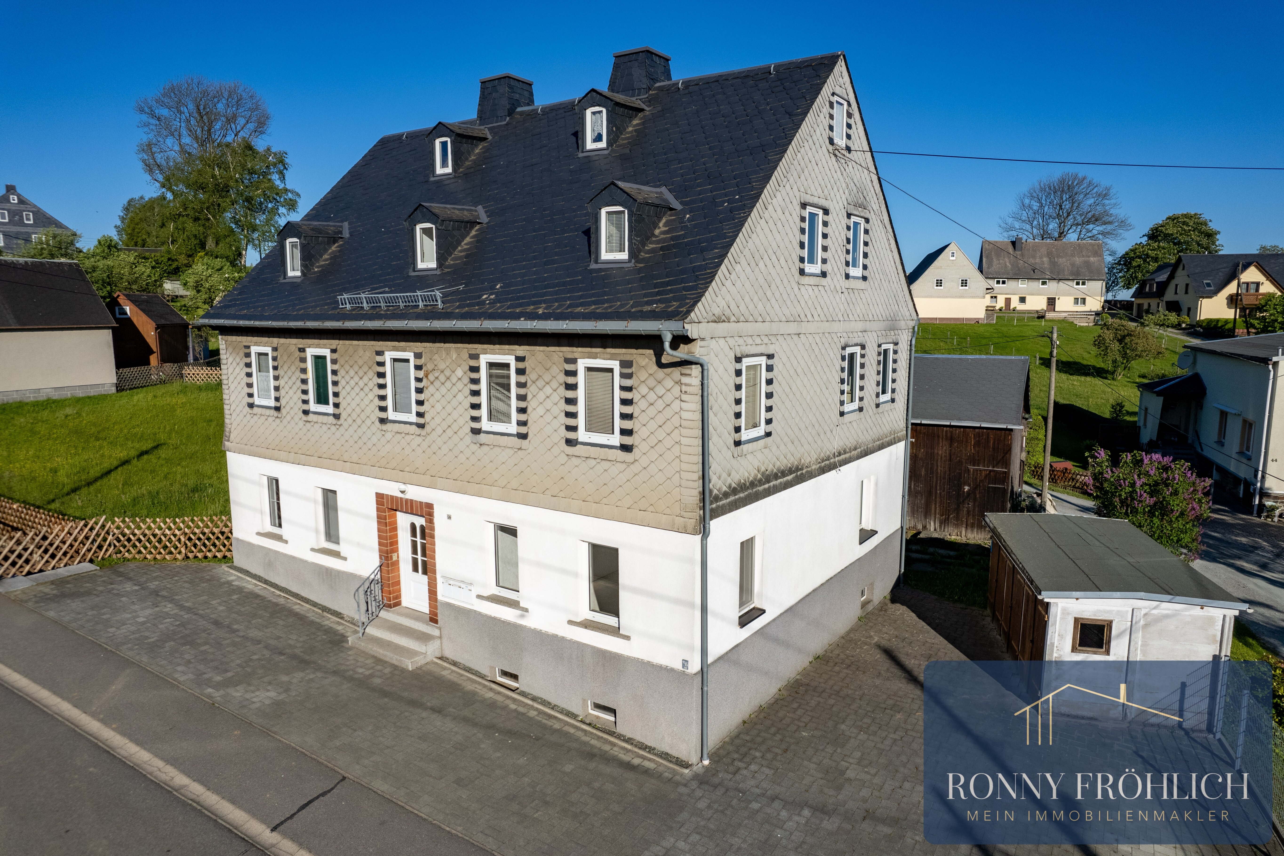 Einfamilienhaus zum Kauf 164.600 € 10 Zimmer 214 m²<br/>Wohnfläche 840 m²<br/>Grundstück Obere Dorfstraße 50 Brünlos Zwönitz/Hormersdorf 08297