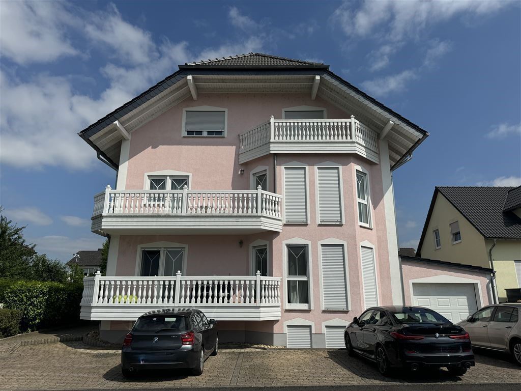 Mehrfamilienhaus zum Kauf 1.090.000 € 12 Zimmer 388 m²<br/>Wohnfläche 468 m²<br/>Grundstück 31.08.2024<br/>Verfügbarkeit Ennerich Runkel , Lahn 65594