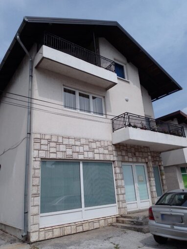 Einfamilienhaus zum Kauf 100.000 € 9 Zimmer 300 m² 400 m² Grundstück Bihac 77000