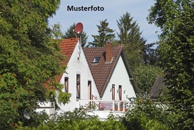 Einfamilienhaus zum Kauf Zwangsversteigerung 62.000 € 9 Zimmer 140 m² 372 m² Grundstück Steimelhagen Morsbach 51597