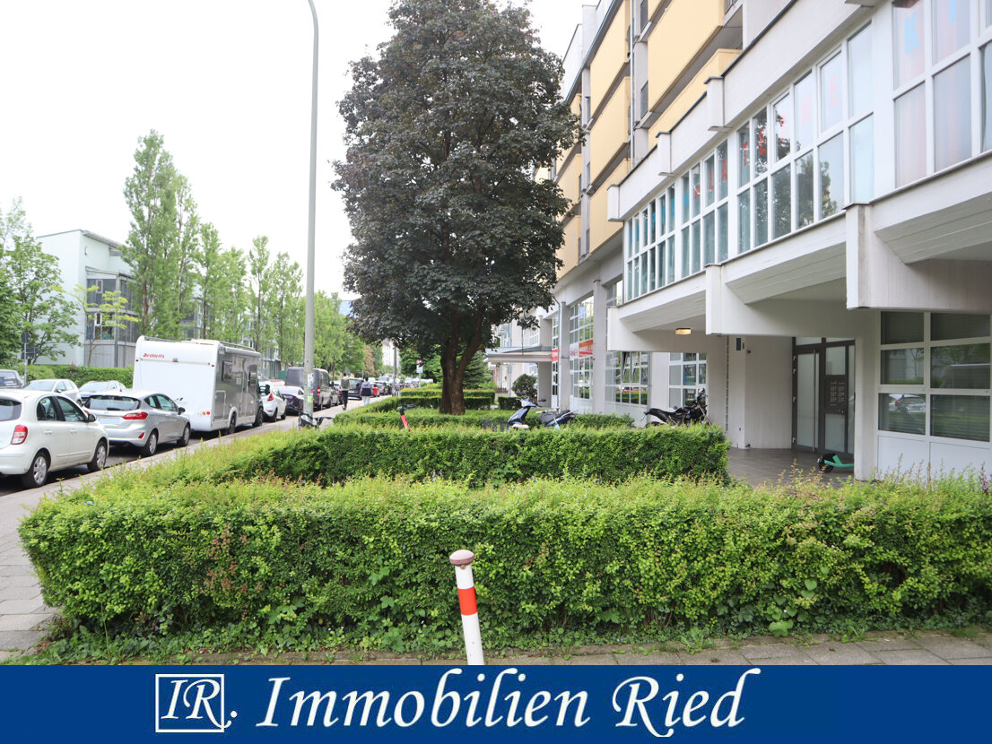 Wohnung zum Kauf 249.000 € 1 Zimmer 27,5 m²<br/>Wohnfläche 2.<br/>Geschoss ab sofort<br/>Verfügbarkeit Balanstraße-West München 81549