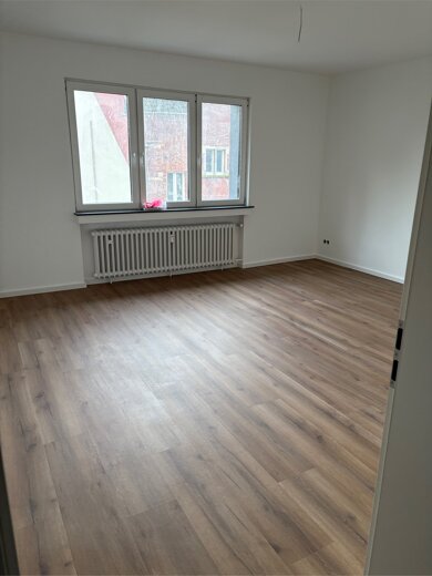 Wohnung zur Miete 620 € 2 Zimmer 62,6 m² 3. Geschoss frei ab sofort Flottenstraße 7 Beeck Duisburg 47139