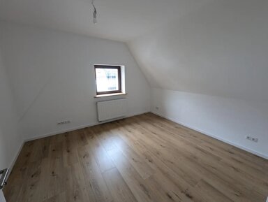 Wohnung zur Miete 700 € 3 Zimmer 79 m² frei ab sofort Frankfurter Str. 213 Bad Vilbel Bad Vilbel 61118