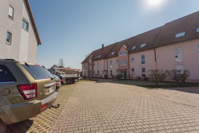 Wohnung zur Miete 700 € 3 Zimmer 88,4 m² EG frei ab 01.06.2025 Urnenfelder-Straße 26 Geldersheim 97505