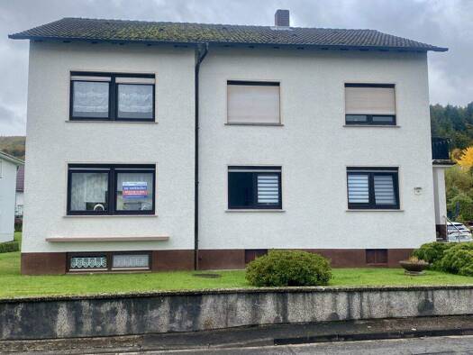 Mehrfamilienhaus zum Kauf 338.000 € 8 Zimmer 187 m² 1.095 m² Grundstück Veckerhagen Reinhardshagen / Veckerhagen 34359