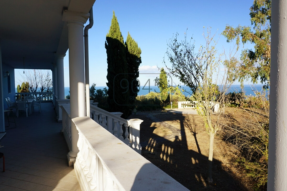 Villa zum Kauf 790.000 € 7 Zimmer 653 m²<br/>Wohnfläche 3.000 m²<br/>Grundstück Roseto degli Abruzzi 64026