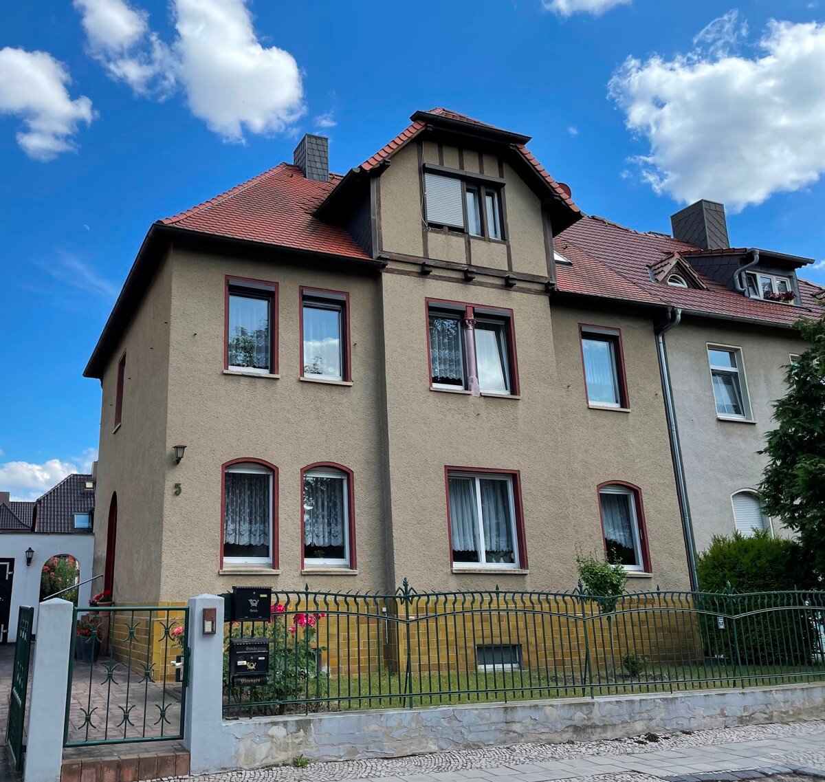 Mehrfamilienhaus zum Kauf 269.000 € 11 Zimmer 300 m²<br/>Wohnfläche 555 m²<br/>Grundstück Weißenfels Weißenfels 06667