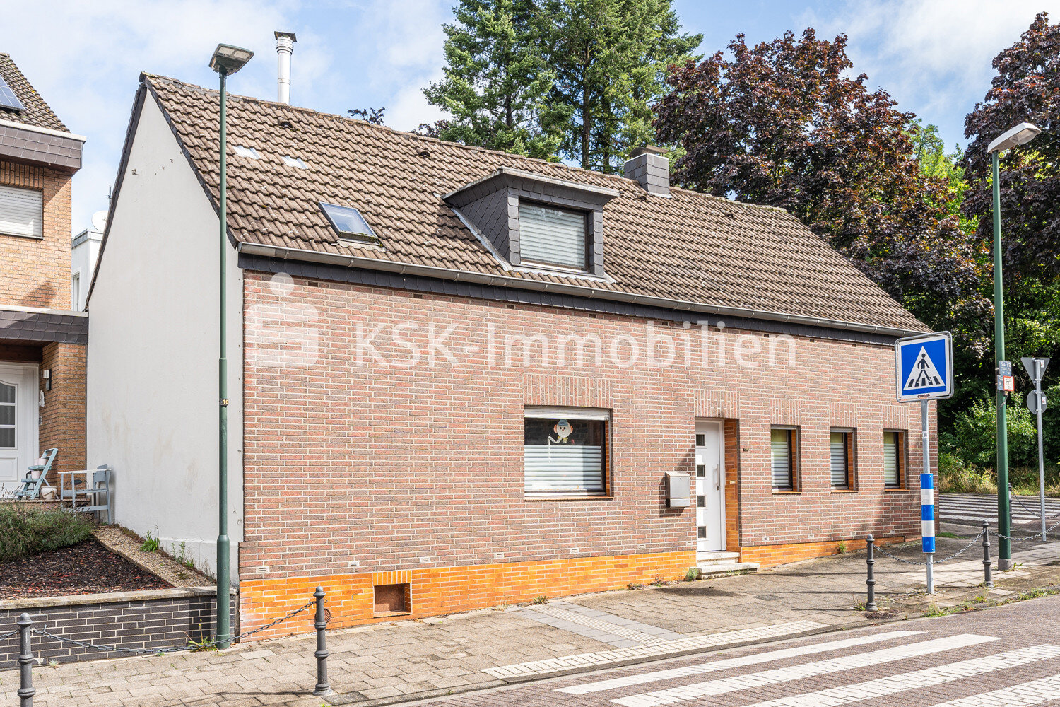 Einfamilienhaus zum Kauf 199.000 € 5 Zimmer 106,4 m²<br/>Wohnfläche 214 m²<br/>Grundstück Horrem Kerpen / Horrem 50169