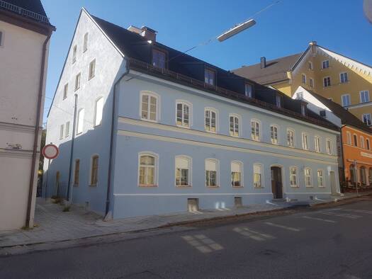 Haus zum Kauf 1.600.000 € 10 Zimmer 205 m² 568 m² Grundstück Haag Haag in Oberbayern 83527