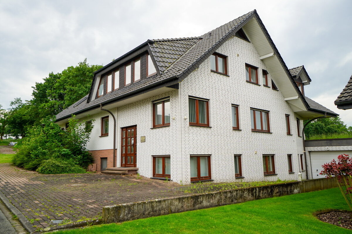 Mehrfamilienhaus zum Kauf 479.000 € 12 Zimmer 312 m²<br/>Wohnfläche 768 m²<br/>Grundstück Ab sofort<br/>Verfügbarkeit Helmern Bad Wünnenberg / Helmern 33181