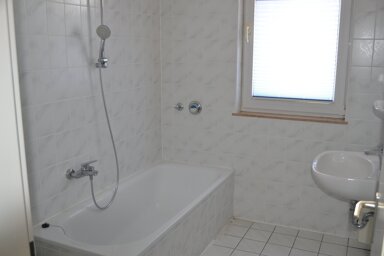 Wohnung zur Miete 420 € 3 Zimmer 77 m² 1. Geschoss Bahnhofsplatz 3 Krakow Krakow am See 18292