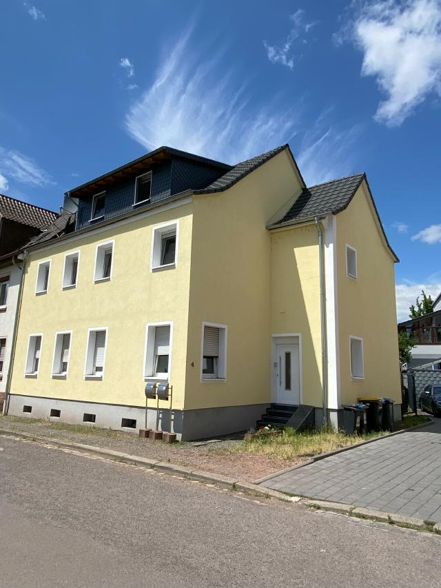 Mehrfamilienhaus zum Kauf 380.000 € 9 Zimmer 210 m²<br/>Wohnfläche 307 m²<br/>Grundstück ab sofort<br/>Verfügbarkeit Homburg Homburg 66424