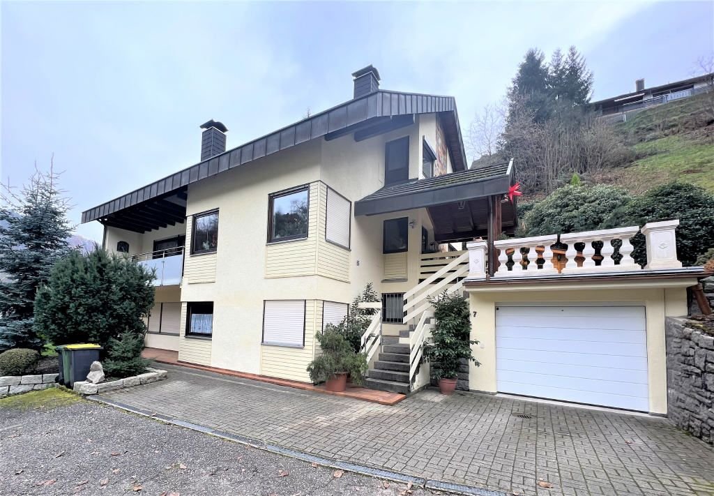 Einfamilienhaus zum Kauf 650.000 € 10 Zimmer 211 m²<br/>Wohnfläche 565 m²<br/>Grundstück Bühlertal 77830