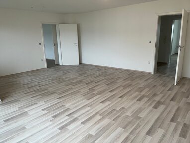 Wohnung zur Miete 930 € 4 Zimmer 100 m² 2. Geschoss frei ab sofort Matthäus-Lang-Straße 22 Mühldorf Mühldorf a.Inn 84453