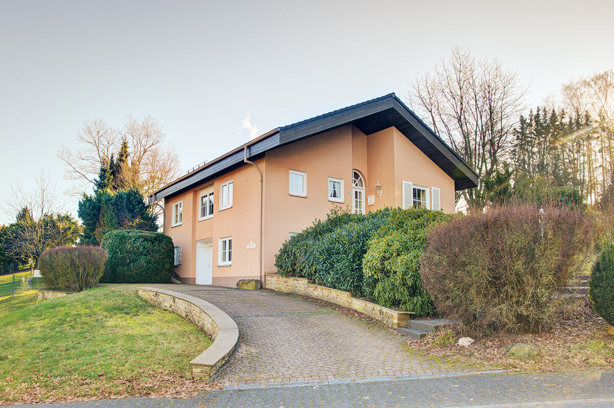 Einfamilienhaus zum Kauf 439.000 € 6 Zimmer 133 m²<br/>Wohnfläche 969 m²<br/>Grundstück Ab sofort<br/>Verfügbarkeit Hachenburg 57627