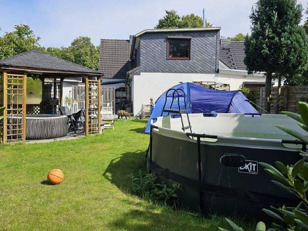 Doppelhaushälfte zum Kauf 348.000 € 5 Zimmer 182 m² 821 m² Grundstück Uetersen 25436