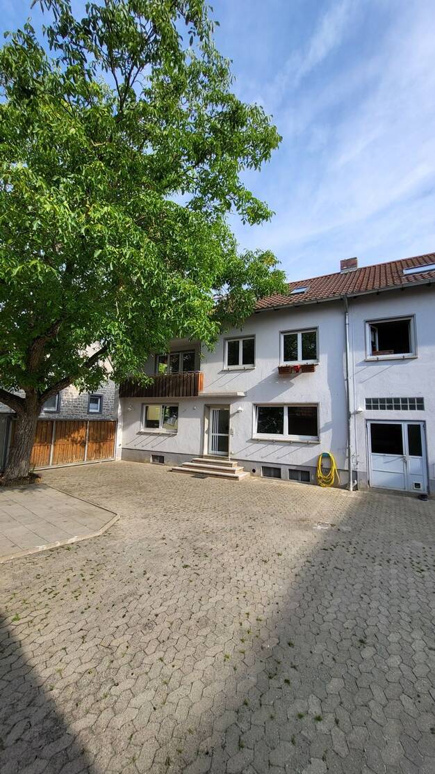 Haus zur Miete 1.600 € 9 Zimmer 220 m² 870 m² Grundstück frei ab sofort Uengershausen 97234