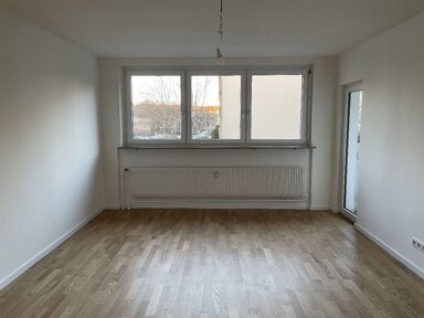 Wohnung zur Miete 1.052 € 3 Zimmer 95 m² 1. Geschoss frei ab 24.02.2025 Brehmstr. 2 Steinbühl Nürnberg 90443