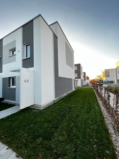 Reihenmittelhaus zur Miete 1.500 € 3,5 Zimmer 118,2 m² 220 m² Grundstück frei ab 01.08.2024 Mönsheimerstraße 4/6 Friolzheim 71292