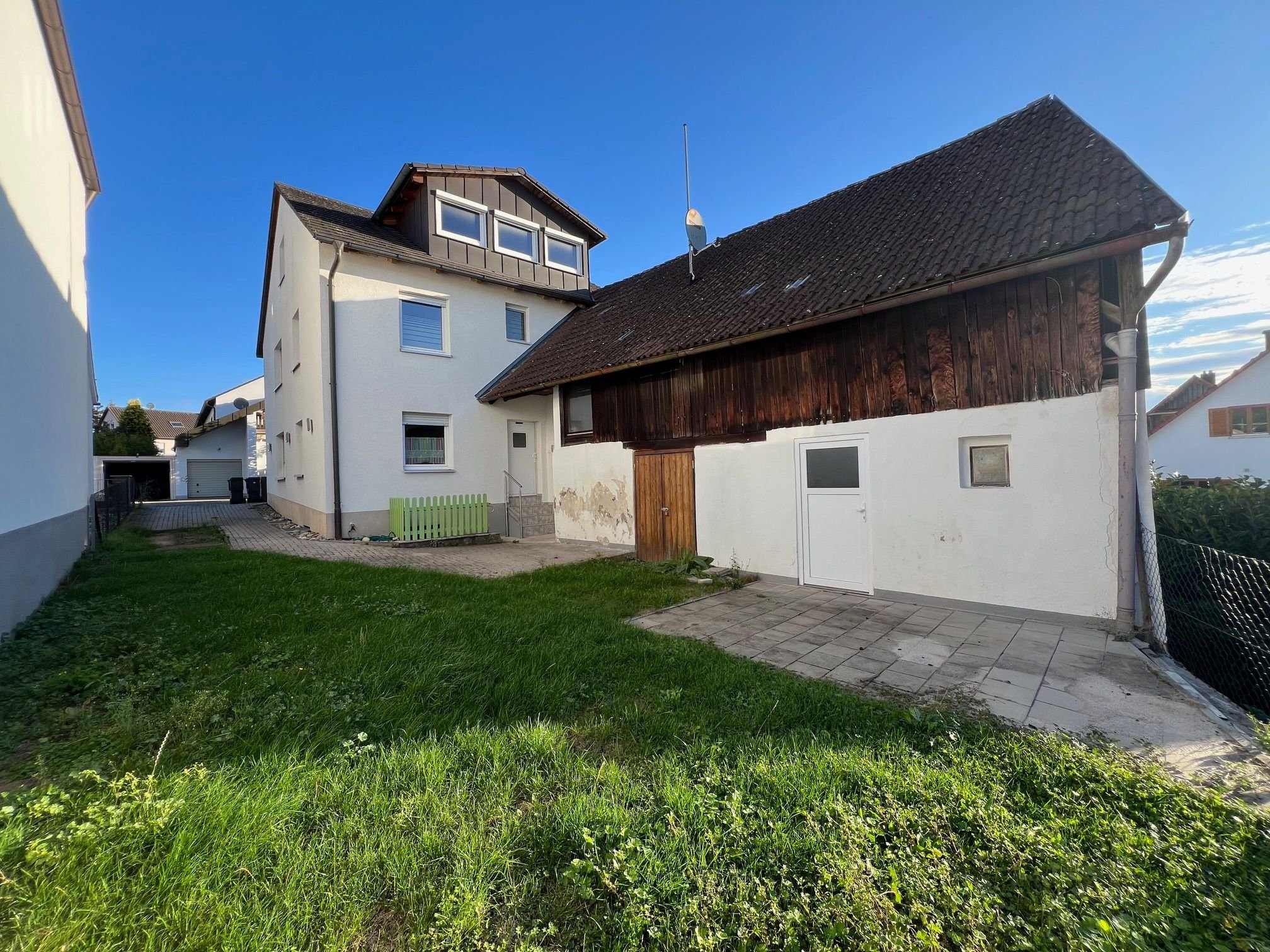 Mehrfamilienhaus zum Kauf 425.000 € 6 Zimmer 134,7 m²<br/>Wohnfläche 320 m²<br/>Grundstück ab sofort<br/>Verfügbarkeit Dormitz 91077