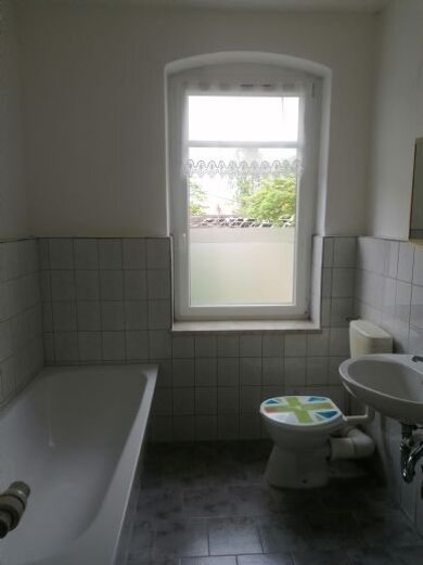 Wohnung zur Miete 252 € 1 Zimmer 35 m² 1. Geschoss Gartenstraße 1d Bernburg Bernburg 06406