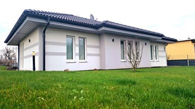 Einfamilienhaus zur Miete 1.350 € 5 Zimmer 150 m² 1.265 m² Grundstück frei ab 01.01.2025 Cobstädt Drei Gleichen 99869