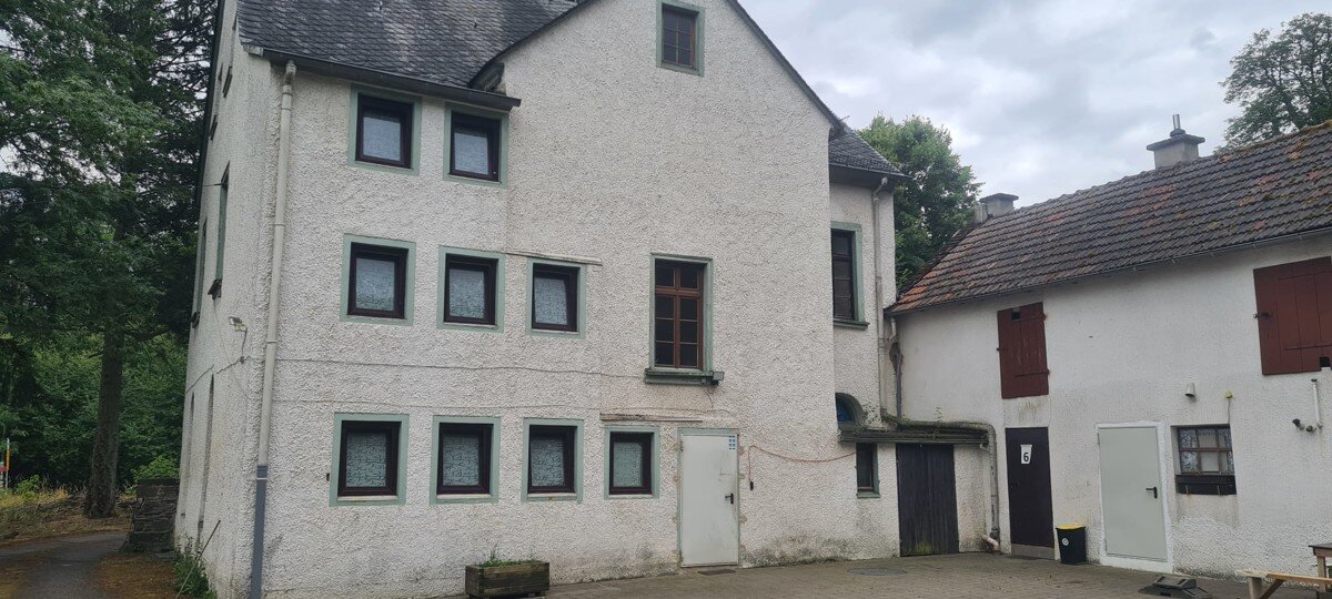 Mehrfamilienhaus zum Kauf 495.000 € 12 Zimmer 300 m²<br/>Wohnfläche 5.200 m²<br/>Grundstück Grenzloch Lahnstein 56112