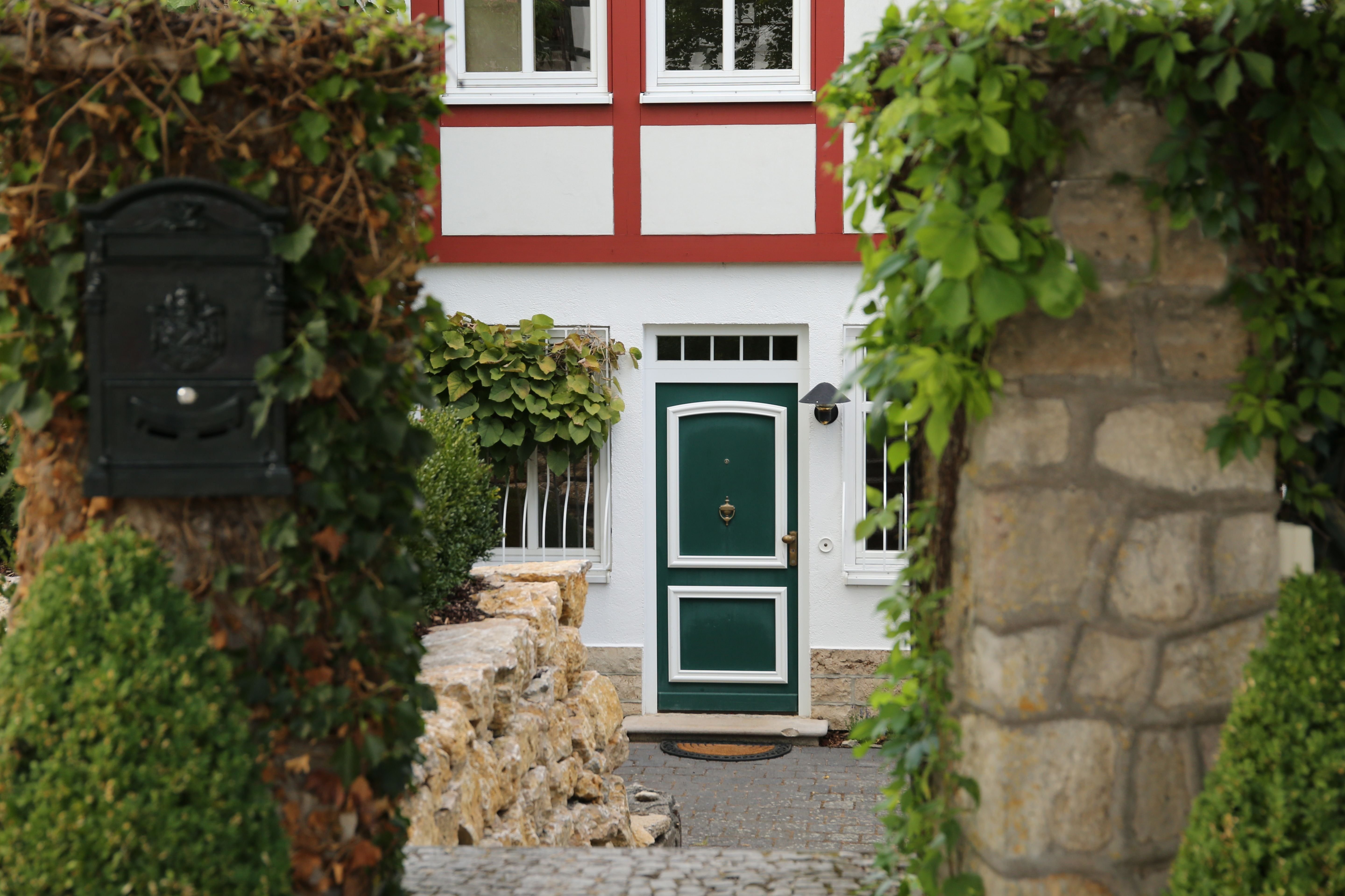 Haus zum Kauf 625.000 € 7 Zimmer 230 m²<br/>Wohnfläche 350 m²<br/>Grundstück Ab sofort<br/>Verfügbarkeit Windischholzhausen Erfurt 99099