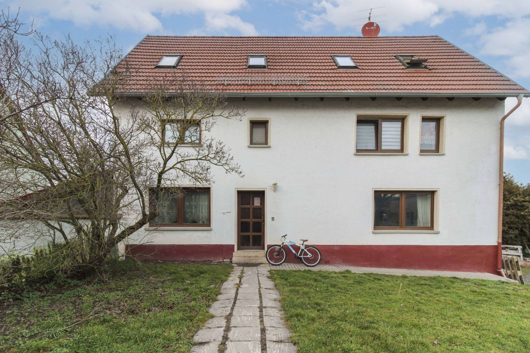 Mehrfamilienhaus zum Kauf 79.000 € 9 Zimmer 939,2 m²<br/>Grundstück Kindelbrück 99638
