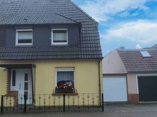 Doppelhaushälfte zum Kauf 189.230 € 3 Zimmer 86 m² 665 m² Grundstück Lüdenscheid Lüdenscheid-Buckesfeld 58509