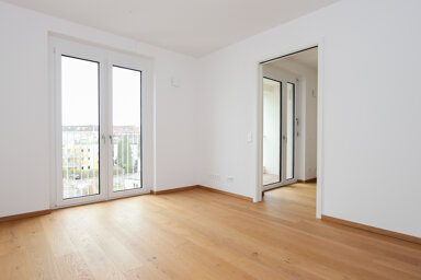 Wohnung zur Miete 1.030 € 1,5 Zimmer 33,4 m² 3. Geschoss frei ab 01.05.2025 Salierstraße 22 Siebenbrunn München 81543