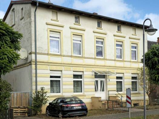 Haus zum Kauf 125.000 € 8 Zimmer 160 m² 592 m² Grundstück frei ab sofort Parchimer Str. 07 Neustadt-Glewe 19306