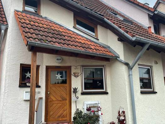 Reihenhaus zur Miete 1.300 € 5 Zimmer 110 m² 250 m² Grundstück frei ab 01.04.2026 Essingen 73457