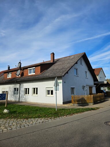 Doppelhaushälfte zum Kauf 148.000 € 4 Zimmer 100 m² 180 m² Grundstück frei ab sofort Illerbeuren Kronburg 87758