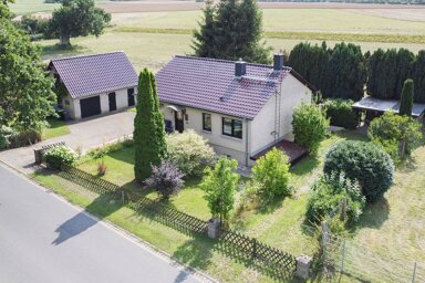 Einfamilienhaus zum Kauf 254.000 € 5 Zimmer 131,1 m² 1.401,1 m² Grundstück Carwitzer Chaussee 18 Neuhof Feldberger Seenlandschaft 17258