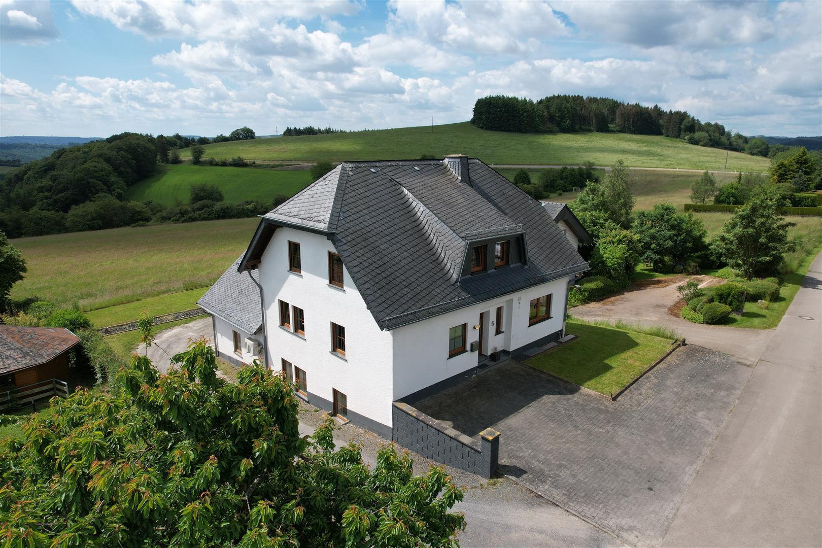 Einfamilienhaus zum Kauf 479.000 € 5 Zimmer 186 m²<br/>Wohnfläche 856 m²<br/>Grundstück Preischeid Preischeid 54689