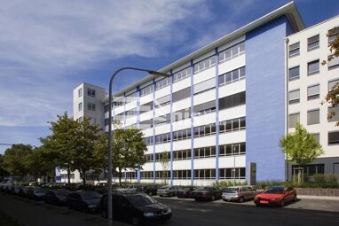 Bürofläche zur Miete Provisionsfrei 9,50 € 2.914 m² Bürofläche teilbar ab 1.251 m² Stadtpark / Stadtgrenze 22 Fürth 90762
