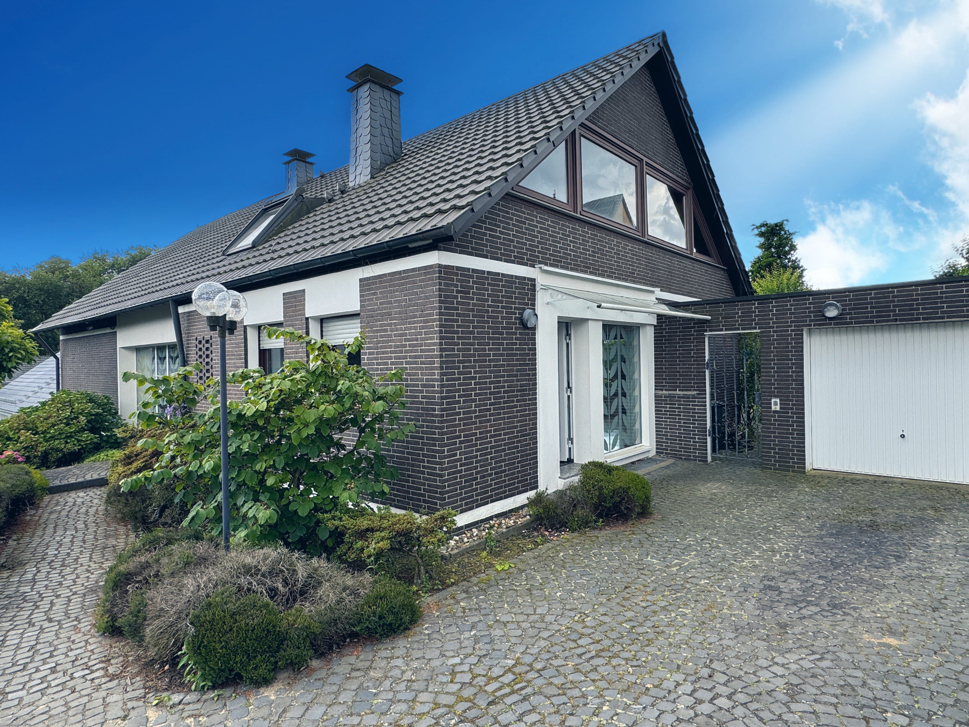 Einfamilienhaus zum Kauf 799.000 € 7 Zimmer 270 m²<br/>Wohnfläche 690 m²<br/>Grundstück Ab sofort<br/>Verfügbarkeit Höntrop Bochum 44869