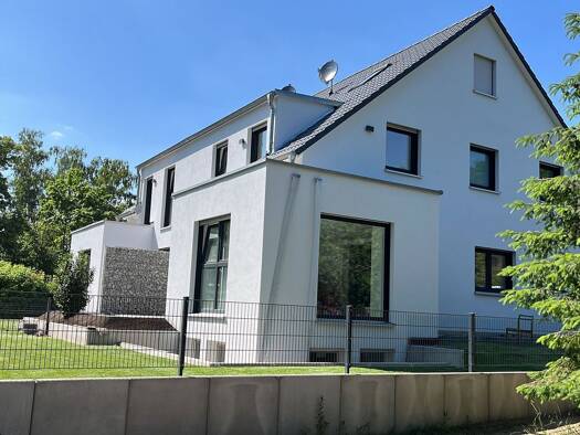 Doppelhaushälfte zur Miete 2.300 € 5 Zimmer 185 m² 240 m² Grundstück frei ab 01.04.2026 Uttenreuth 91080