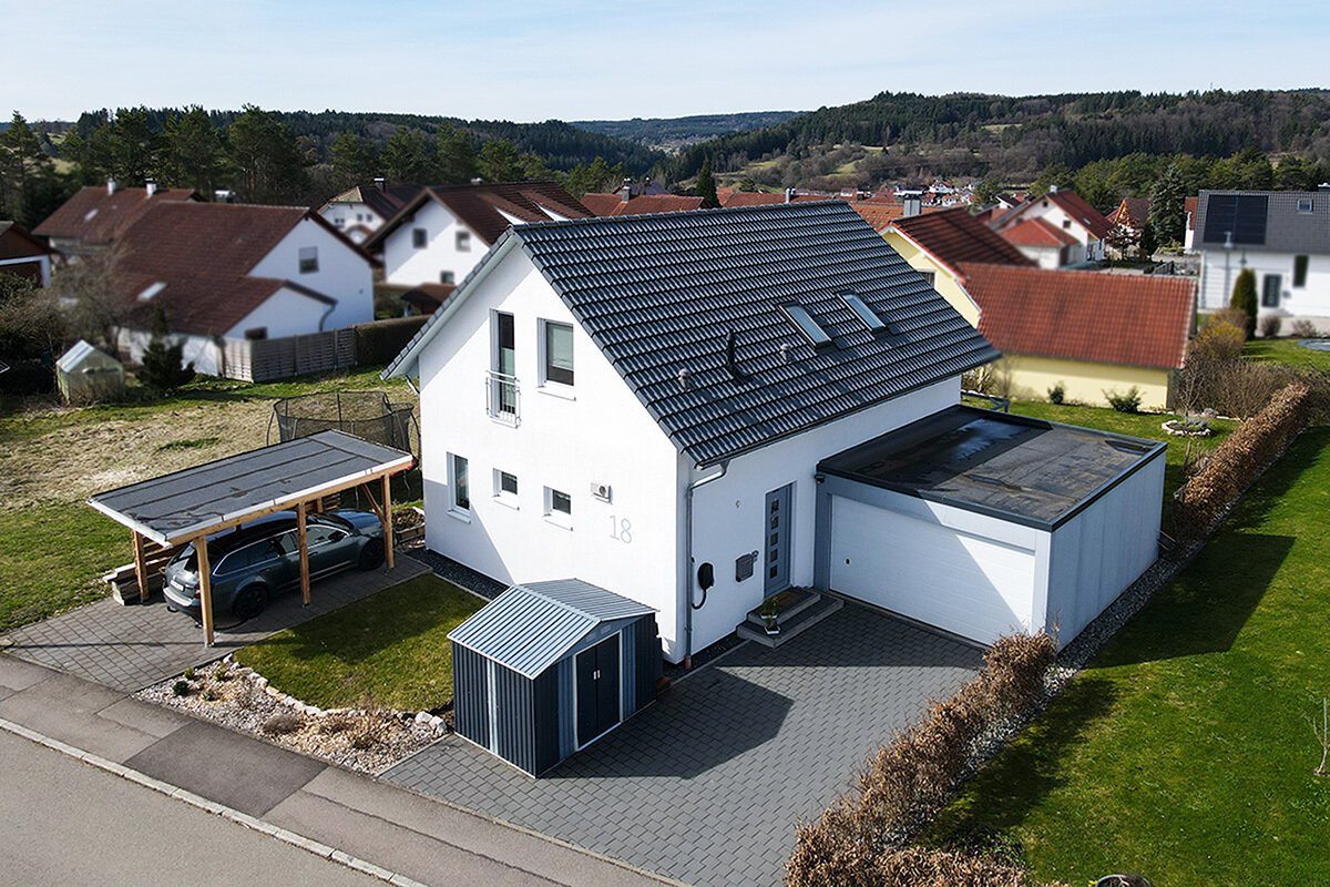 Einfamilienhaus zum Kauf 420.000 € 5,5 Zimmer 106,6 m²<br/>Wohnfläche 461 m²<br/>Grundstück Neufra Neufra 72419