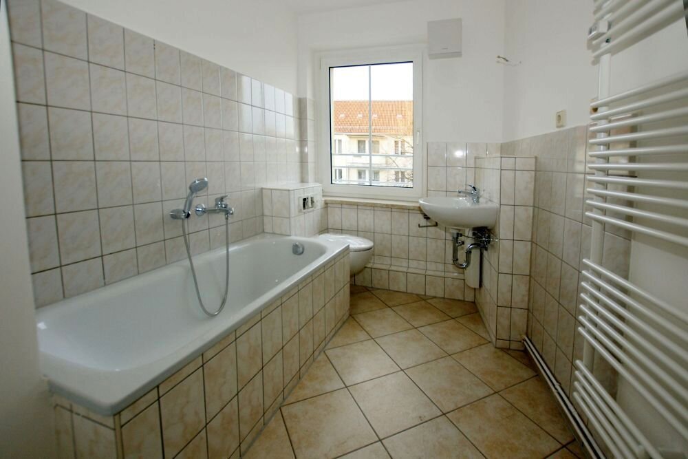 Wohnung zur Miete 302,88 € 3 Zimmer 63,1 m²<br/>Wohnfläche 3.<br/>Geschoss Forststraße 67 Bahnhofsvorstadt Plauen 08523