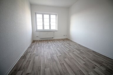 Wohnung zur Miete 422 € 4 Zimmer 78 m² 3. Geschoss frei ab sofort Thüringer Weg 2 Bernsdorf 423 Chemnitz 09126